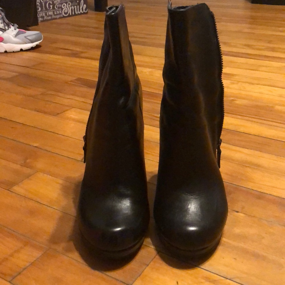 ALDO BOOTIES GREAT Condition